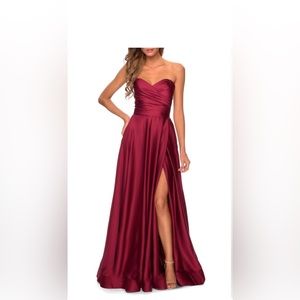 La Femme NWT Strapless Slit Satin Ballgown in Wine, Style 28608, Size 00